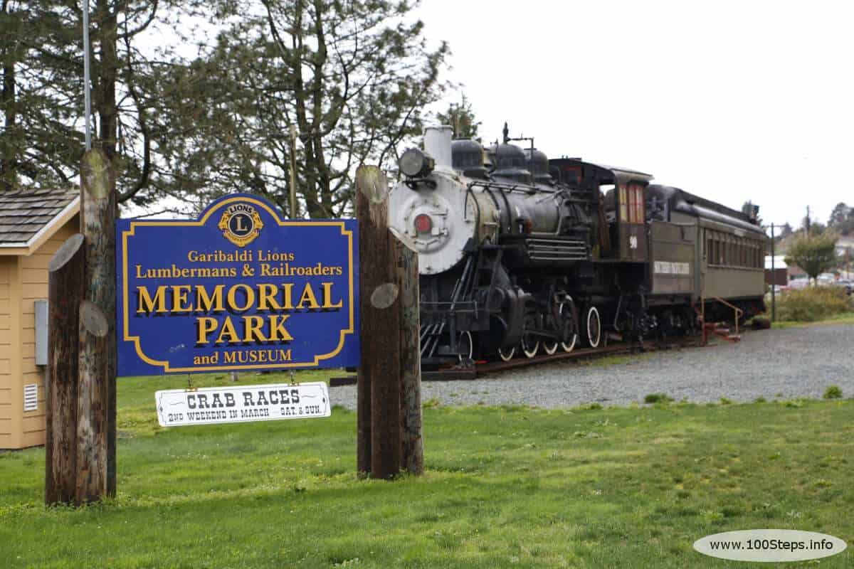 lumbermans-memorial-park-sign-and-train-engine-5268994